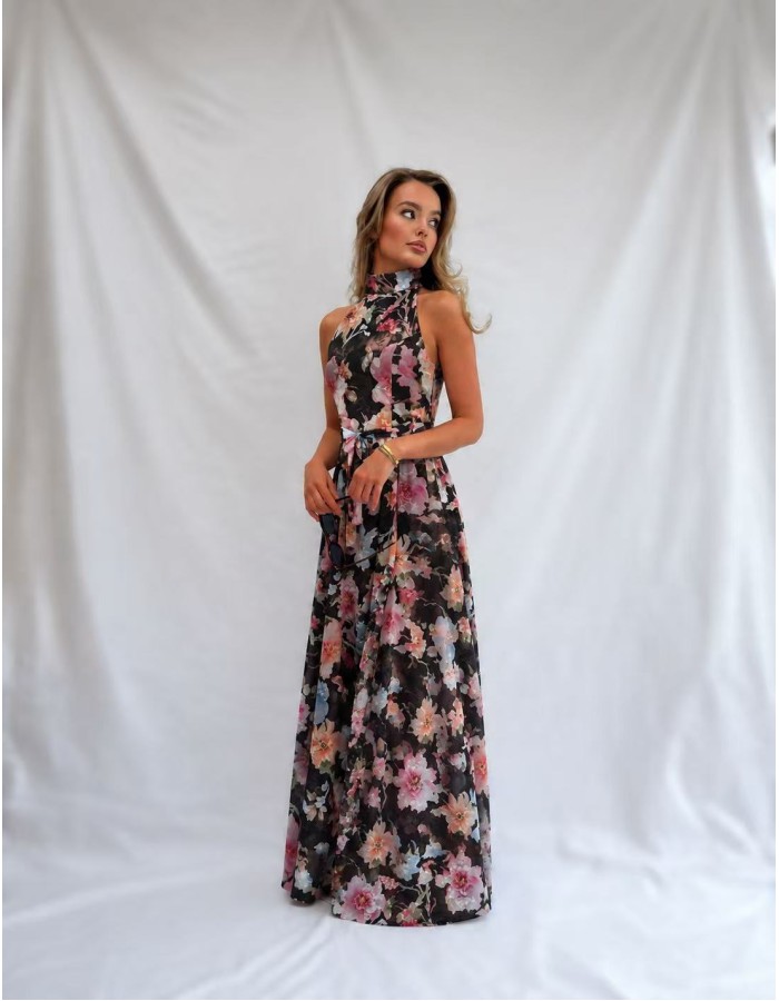Αέρινο, θηλυκό και εντυπωσιακό, με υπέροχο floral μοτίβο και εξώπλατη λεπτομέρεια που ξεχωρί