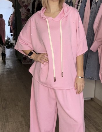 Σετ από βισκόζη με άνετη γραμμή, εφαρμόζει όμορφα και καλύπτει από μικρό έως πολύ μεγάλο νούμερο.