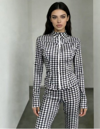 Άνετο σετ για καθημερινές εμφανίσεις. Φοριέται μαζί ή χωριστά και ταιριάζει εύκολα με sneakers ή μποτάκια.