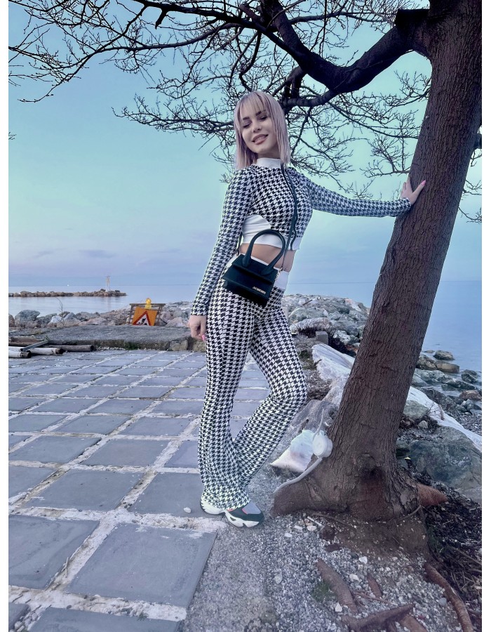 Άνετο σετ για καθημερινές εμφανίσεις. Φοριέται μαζί ή χωριστά και ταιριάζει εύκολα με sneakers ή μποτάκια.