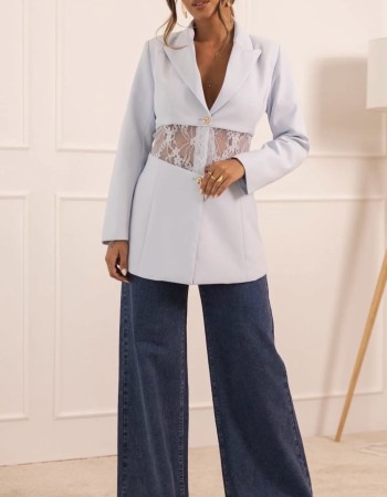 Σακάκι με δαντέλα γύρω από τη μέση που τονίζει τη σιλουέτα. Φοριέται και σαν φόρεμα ή με παντελόνι για κομψό και θηλυκό look. ✨